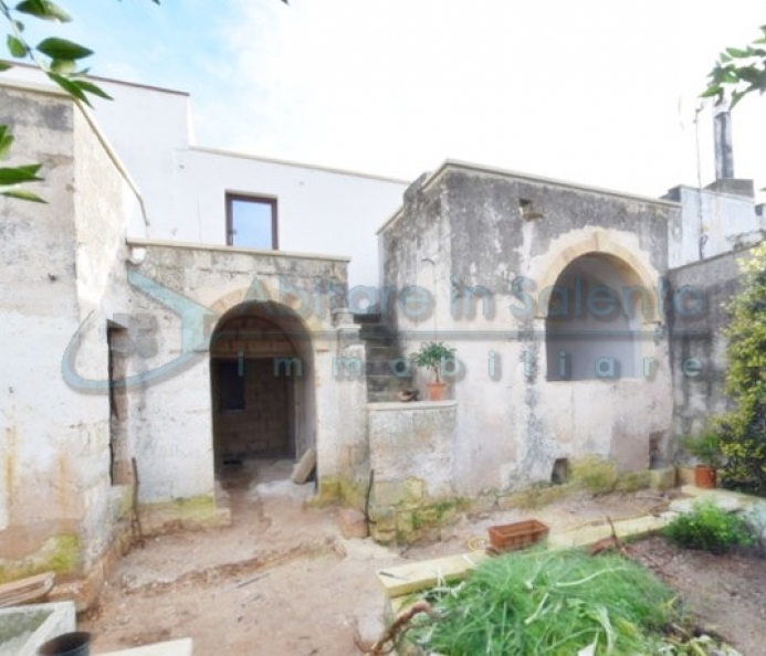  Historic Home with Star Vaults and Garden